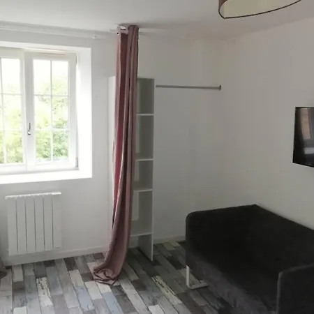 Maison De Bourg Avec Beaucoup De Charme * Nuille-sur-Vicoin